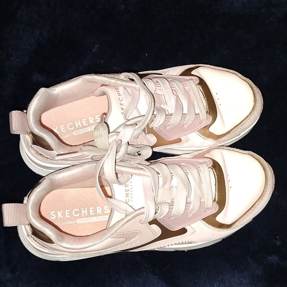 Girls Skechers athletic shoes size 1